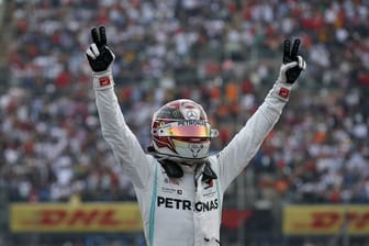 Lewis Hamilton feiert seinen Sieg in Mexiko.