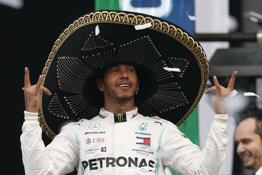 Durfte sich in Mexiko feiern lassen: Mercedes-Pilot Lewis Hamilton.