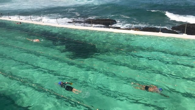Das Meerwasser-Schwimmbecken "Icebergs" am Bondi Beach gehört zu den bekanntesten Swimming Pools der Welt. Das Meerwasser-Schwimmbecken "Icebergs" am Bondi Beach gehört zu den bekanntesten Swimming Pools der Welt.