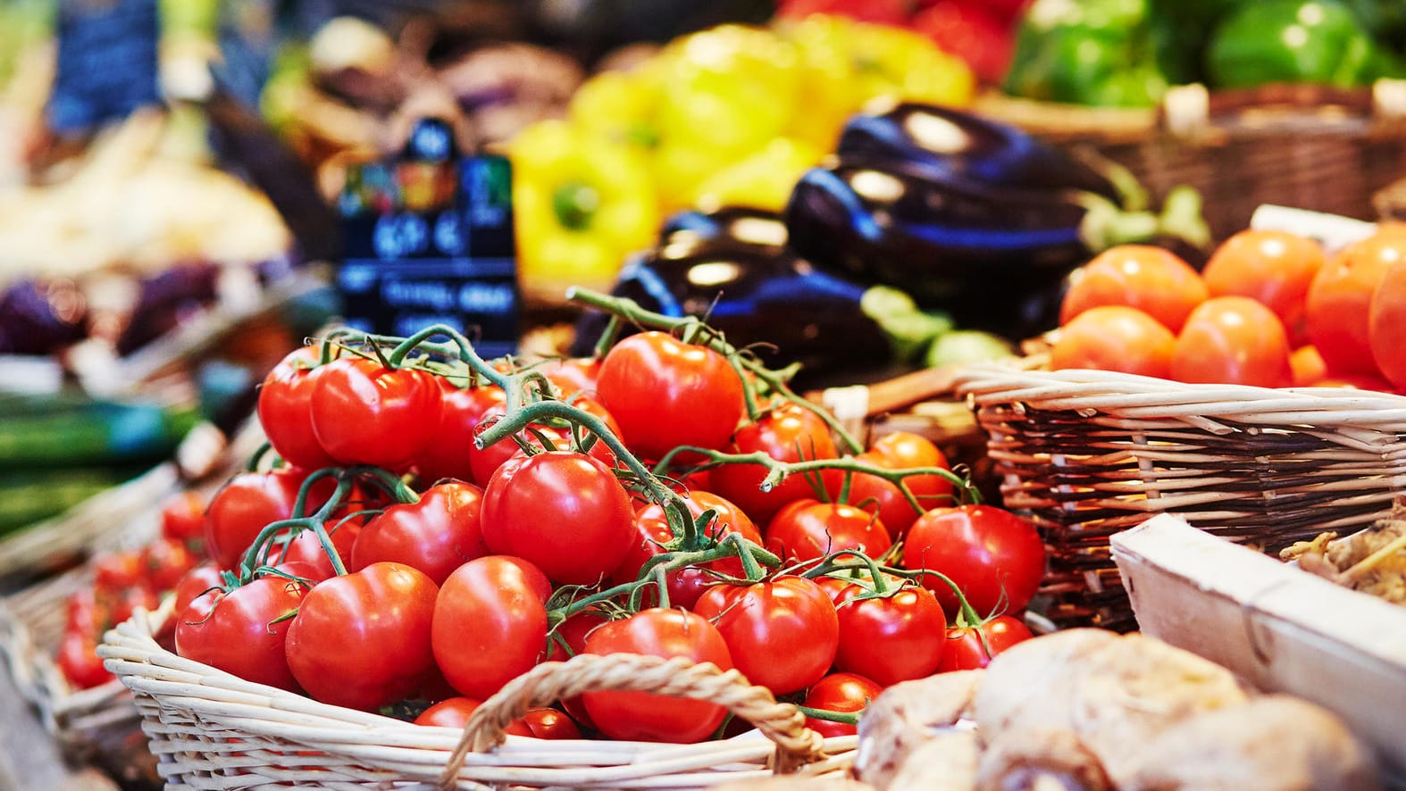 Gemüse: In Tomaten und Paprika stecken sehr viele Antioxidantien.