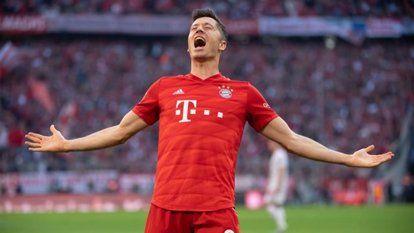 Bayern-Stürmer Robert Lewandowski will auch im DFB-Pokal jubeln.