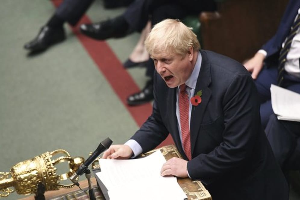 Premier Boris Johnson spricht im britischen Unterhaus.
