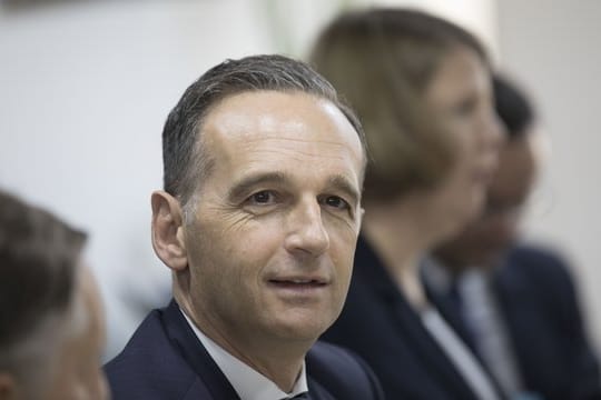 Heiko Maas nimmt an einem Treffen mit Geschäftsführern deutscher Unternehmen teil, die in Ägypten tätig sind.