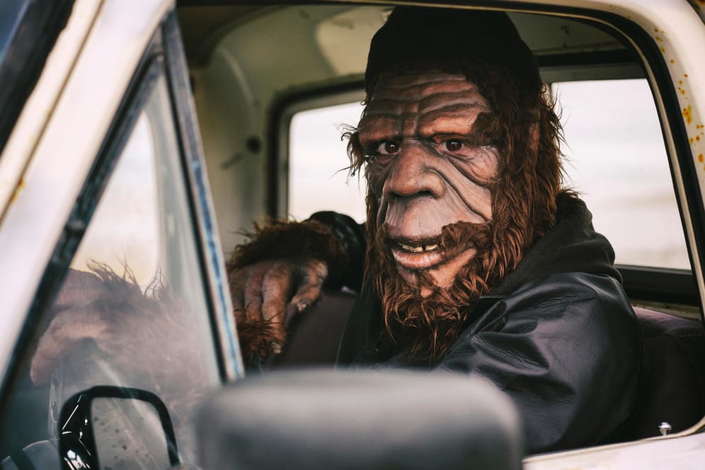 Neandertalerkostüm: Autofahrer dürfen ihr Gesicht nicht verhüllen.