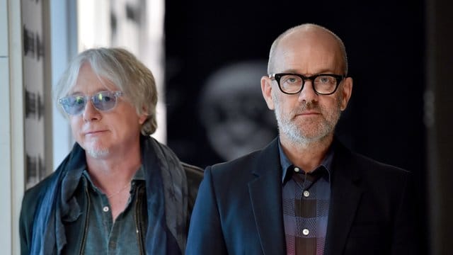 Michael Stipe (r) - neben ihm sein R. Michael Stipe (r) - neben ihm sein R.