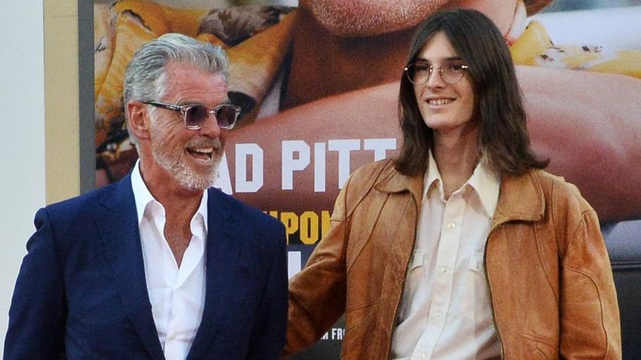 Pierce Brosnan und Sohn Dylan: Seit 18 Jahren sind Dylans Eltern glücklich. Für ihn ein Grund, die Beziehung zu loben.