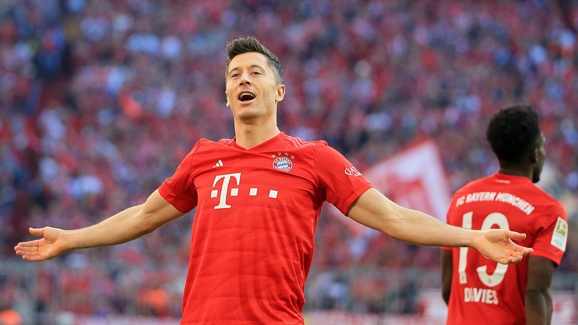 Robert Lewandowski beim Torjubel: Trifft er auch in Bochum?