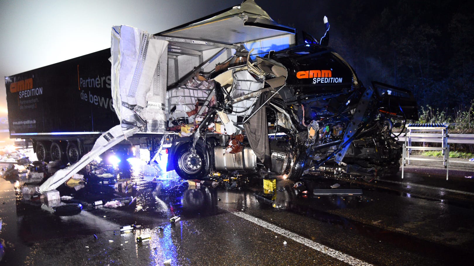 Autobahn 6 zwischen dem Kreuz Walldorf und der Anschlussstelle Wiesloch/Rauenberg: dort kam es zu eienm schweren Unfall.