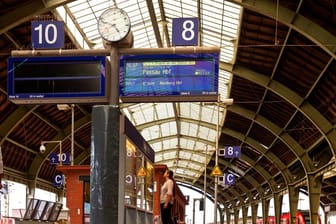 Der Hauptbahnhof in Hagen: Dort investiert die Bahn in neue, moderne Anzeigen.