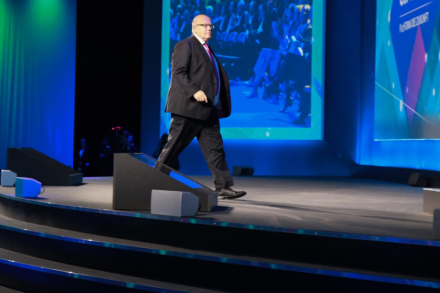 Peter Altmaier: Der Bundeswirtschaftsminister stürzte in Dortmund von der Bühne.