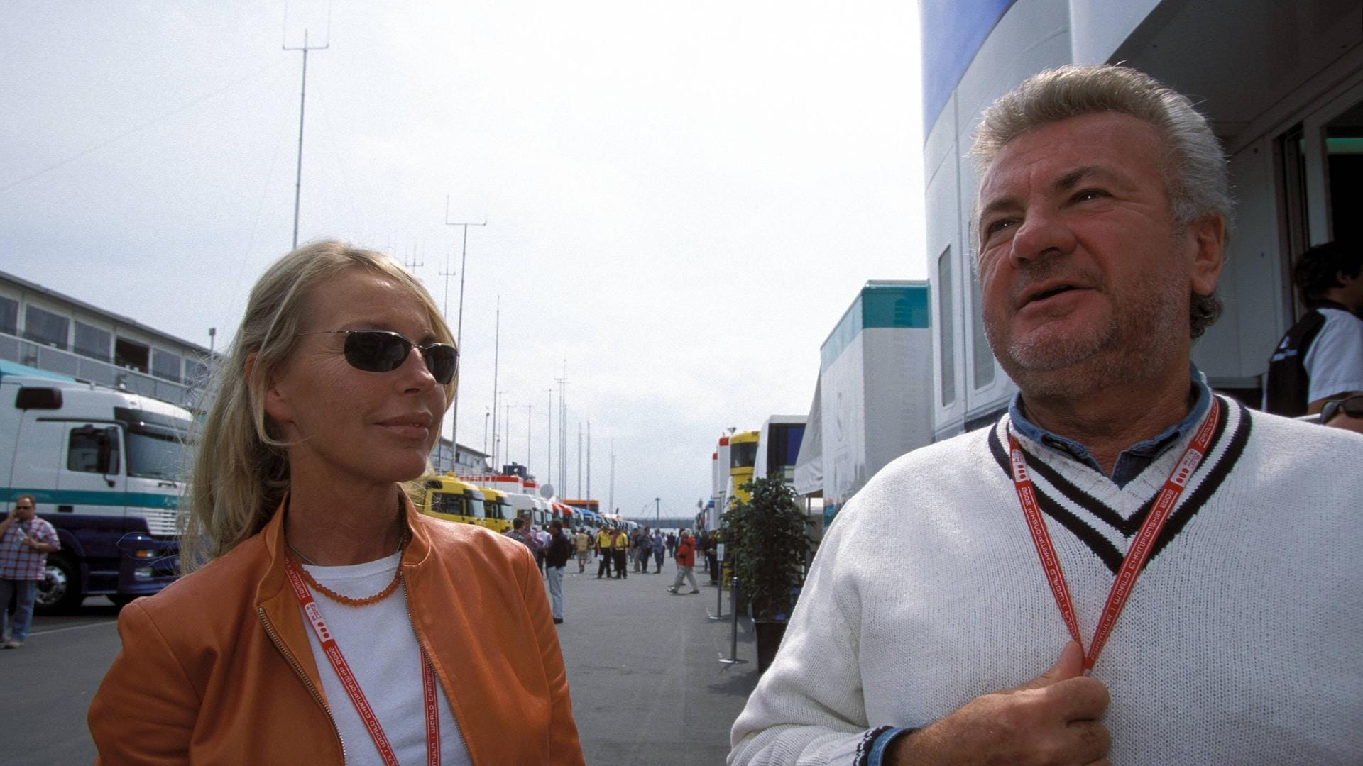 F1-Vermarkterin Katja Heim mit Michael Schumachers Ex-Manager Willi Weber: Das Fahrerlager war Katja Heims Zuhause.