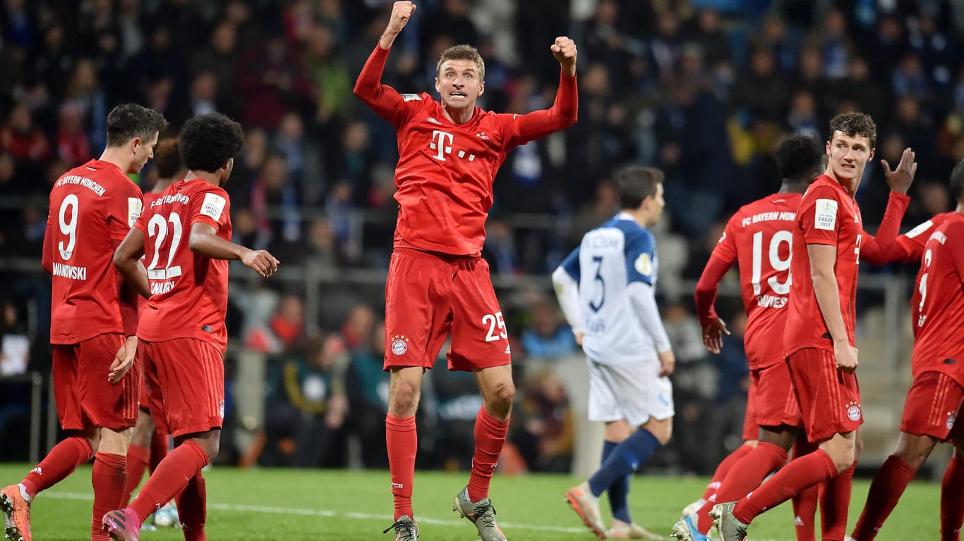 Jubelnder Bayern-Star: Thomas Müller (M.) erzielte in Bochum das entscheidende Tor.