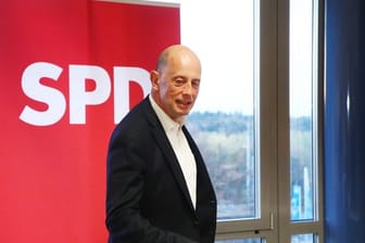 Thüringens SPD-Landeschef Wolfgang Tiefensee: "Wir haben heute deutlich gemacht, dass Rot-Rot-Grün zusammensteht.