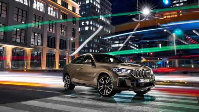 Lichtspiele: BMW lässt das SUV-Coupé X6 bereits in dritter Generation vorfahren. Lichtspiele: BMW lässt das SUV-Coupé X6 bereits in dritter Generation vorfahren.