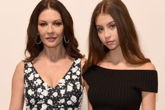 Catherine Zeta-Jones mit Tochter Cary: Die beiden stehen erstmals gemeinsam vor der Kamera und glänzen als neue Werbegesichter.