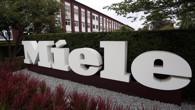 Miele: Es sollen an anderer Stelle – etwa im Digitalbereich – auch 470 neue Stellen entstehen. Miele: Es sollen an anderer Stelle – etwa im Digitalbereich – auch 470 neue Stellen entstehen.