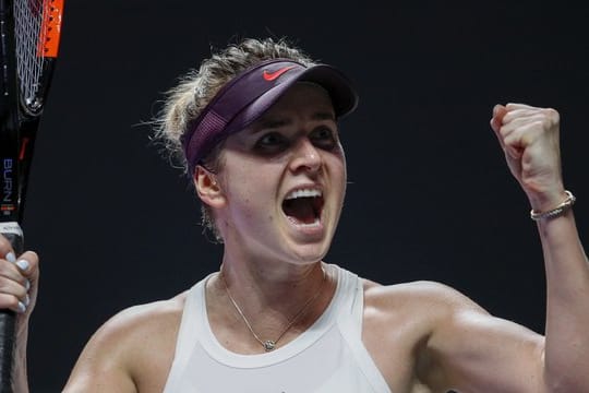 Titelverteidigerin Jelina Switolina hat sich bei den WTA Finals in Shenzhen für das Halbfinale qualifiziert.