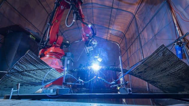 Die Wissenschaftler bauen derzeit in Darmstadt eine 2,80 Meter lange und 1,50 Meter breite Stahlbrücke. Die Wissenschaftler bauen derzeit in Darmstadt eine 2,80 Meter lange und 1,50 Meter breite Stahlbrücke.