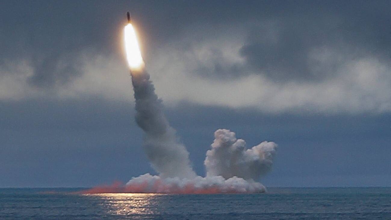 Ein Raketentest im August vom Atom-U-Boot "Yuri Dologoruky" aus: Schon im Sommer testete Russland Raketen auf einem anderen Atom-U-Boot. (Archivbild)