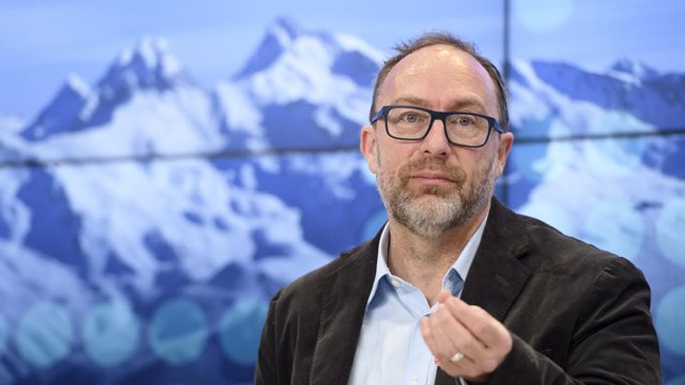 Wikipedia-Gründer Jimmy Wales plant ein eigenes soziales Netzwerk ohne personalisierte Werbung.