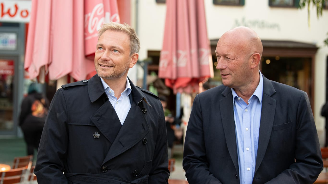 FDP-Chef Christian Lindner und der Thüringer Spitzenkandidat Thomas Kemmerich: Ob es die Liberalen in den Landtag schaffen, bleibt bis zum 7. November offen.