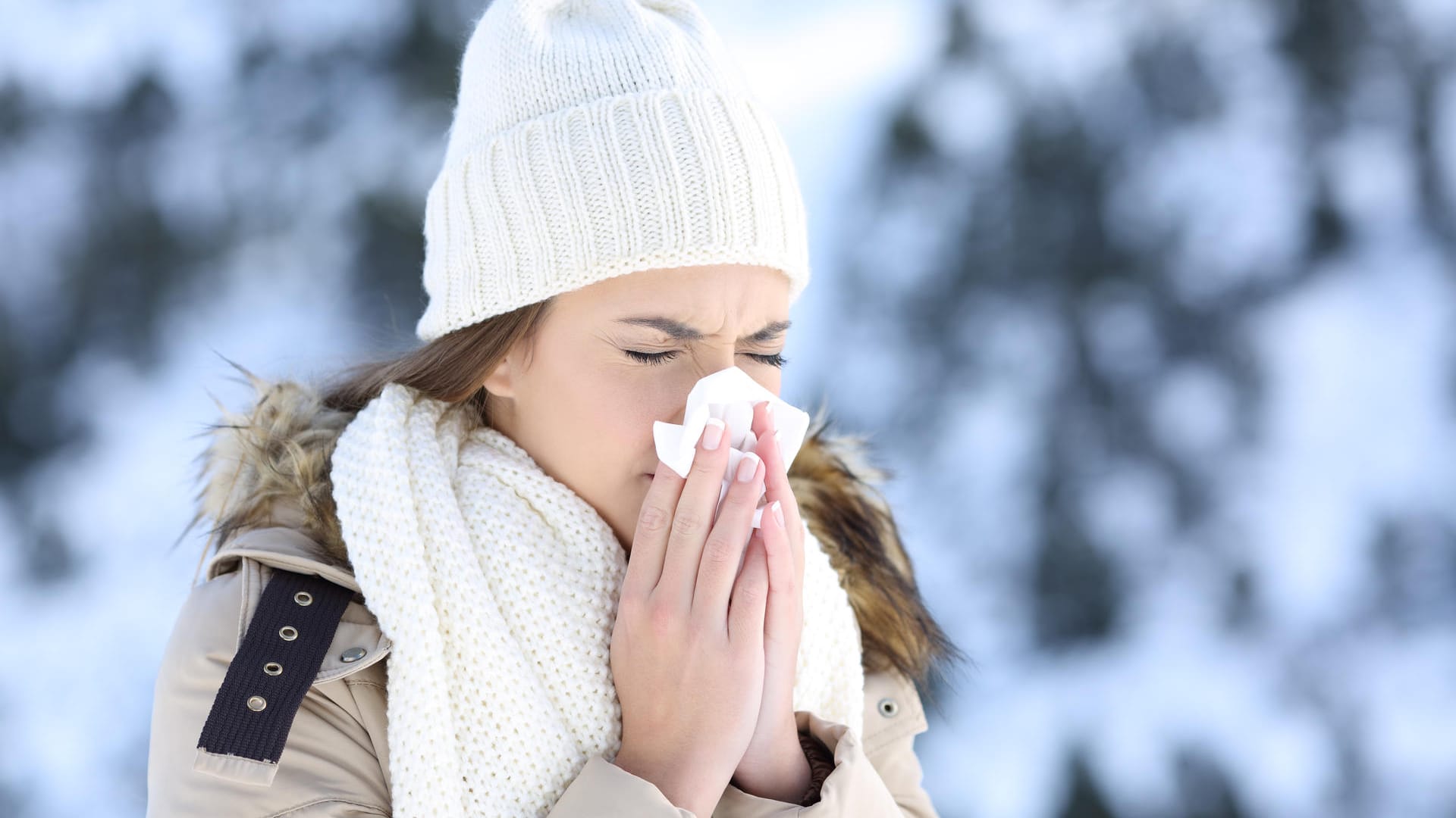 Eine Schimmelpilzallergie kann das ganze Jahr über auftreten, im Winter jedoch ist sie besonders häufig