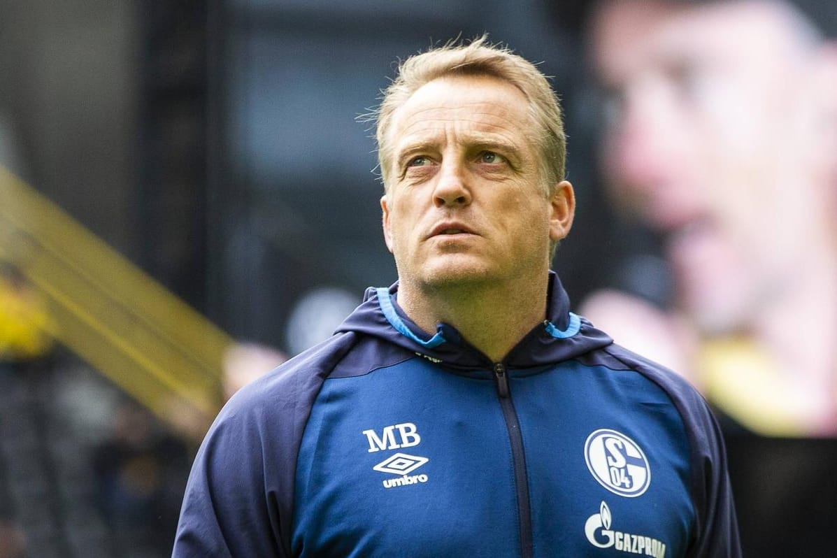 Mike Büskens: Der ehemalige Profi erhält einen neuen Job beim S04.