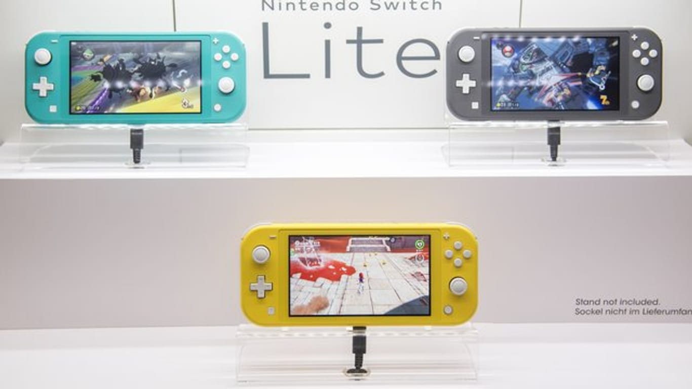 Ein starkes Debüt der günstigeren Konsole Switch Lite macht Nintendo Hoffnung für das Weihnachtsgeschäft.