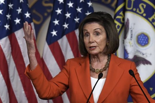 Nächste Stufe im Impeachment-Verfahren gezündet: Die demokratische Trump-Gegenspielerin Nancy Pelosi bei einer Pressekonferenz in Washington.