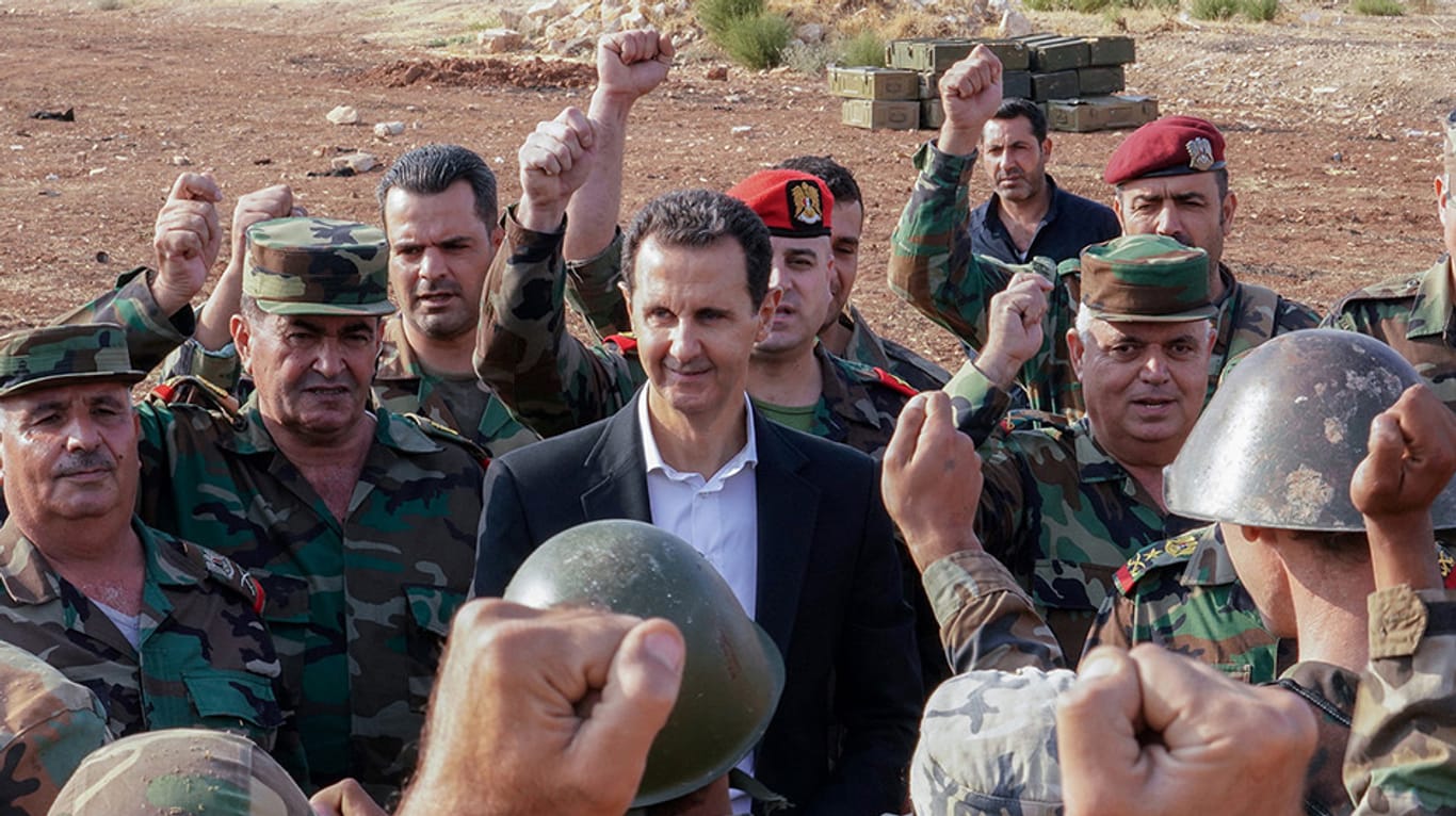 Syriens Machthaber besucht eine Militärbasis: Baschar al-Assad lehnt den Vorschlag für eine internationale Sicherheitszone ab.