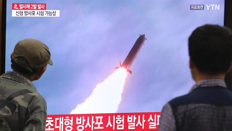 Berichterstattung über Raketentest des Nordens in Südkorea (Symbolbild): Nordkorea hat erneut Raketen getestet.
