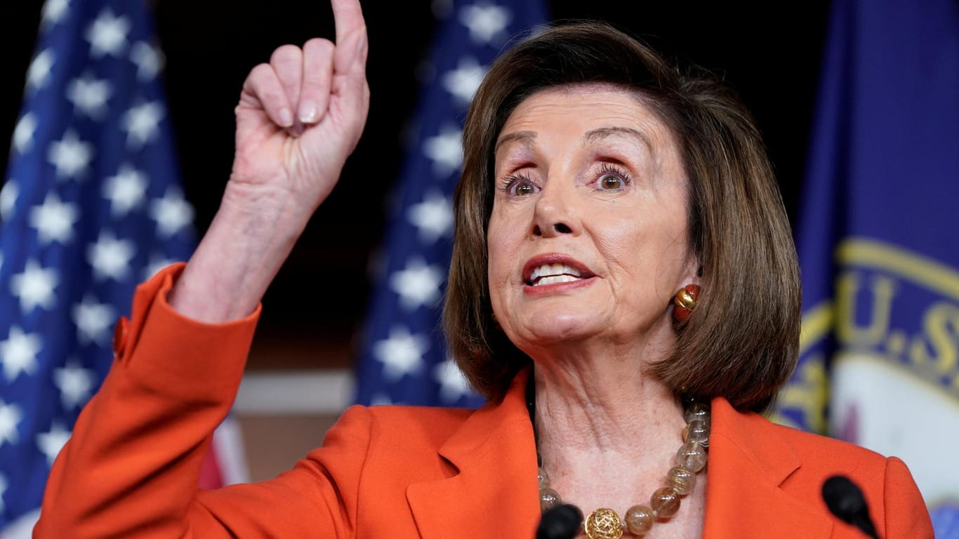 Nancy Pelosi, die Sprecherin des Repräsentantenhauses: Die Demokraten inszenieren sich als Verteidiger der Republik.