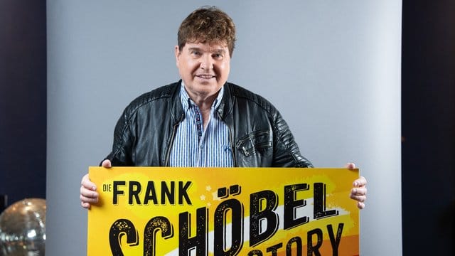 Der Sänger Frank Schöbel im Boulevardtheater Dresden.