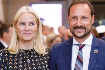 Kronprinzessin Mette-Marit und Kronprinz Haakon von Norwegen: Die beiden haben Halloween gefeiert.