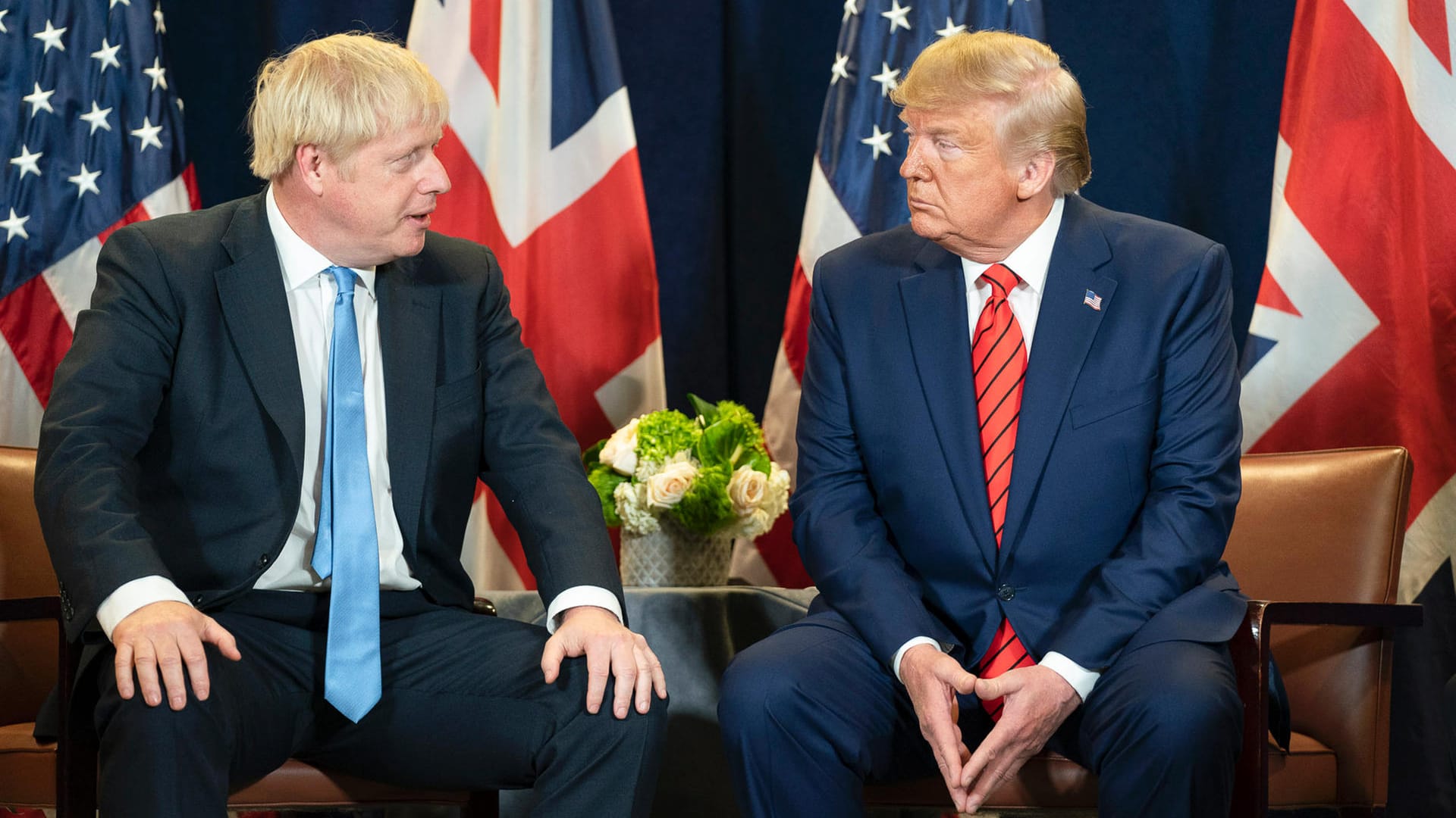 Boris Johnson (l.) und Donald Trump: Der US-Präsident übte Kritik an Johnsons Brexit-Plan. (Archivbild)