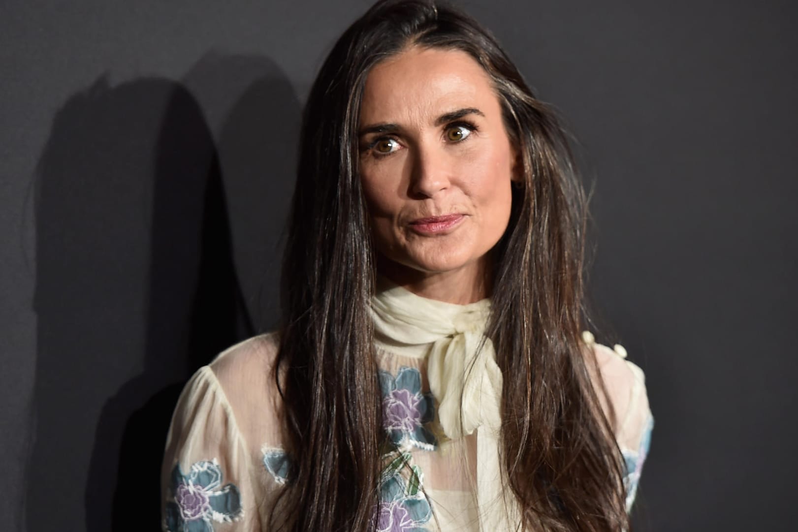 Demi Moore: Der Hollywoodstar hatte mit Suchtproblemen zu kämpfen. Ihre Töchter haben nun erzählt, wie schwer die Zeit gewesen ist.