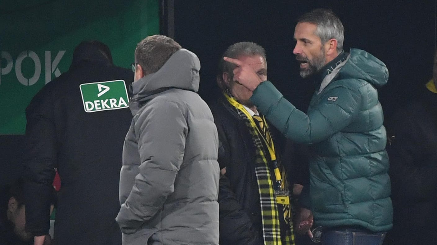 Konnte sich selbst nach dem Platzverweis nicht beruhigen: Gladbach-Trainer Marco Rose.