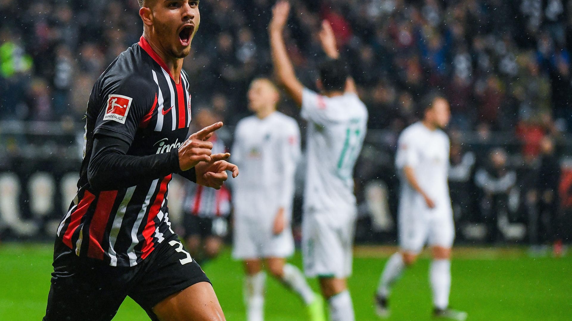 Stürmer André Silva hat am Freitag wieder trainiert: Wird er am Samstag für die Eintracht gegen FC Bayern München einsatzbereit sein?