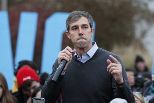 Der demokratische Präsidentschaftskandidat Beto O'Rourke spricht zu Unterstützern in Iowa.