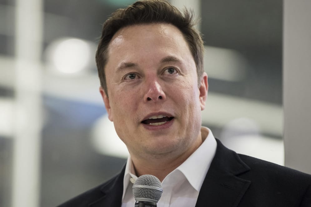 October 10, 2019, Hawthorne, CA, United States of America: SpaceX Founder and CEO Elon Musk speaks to press in front of