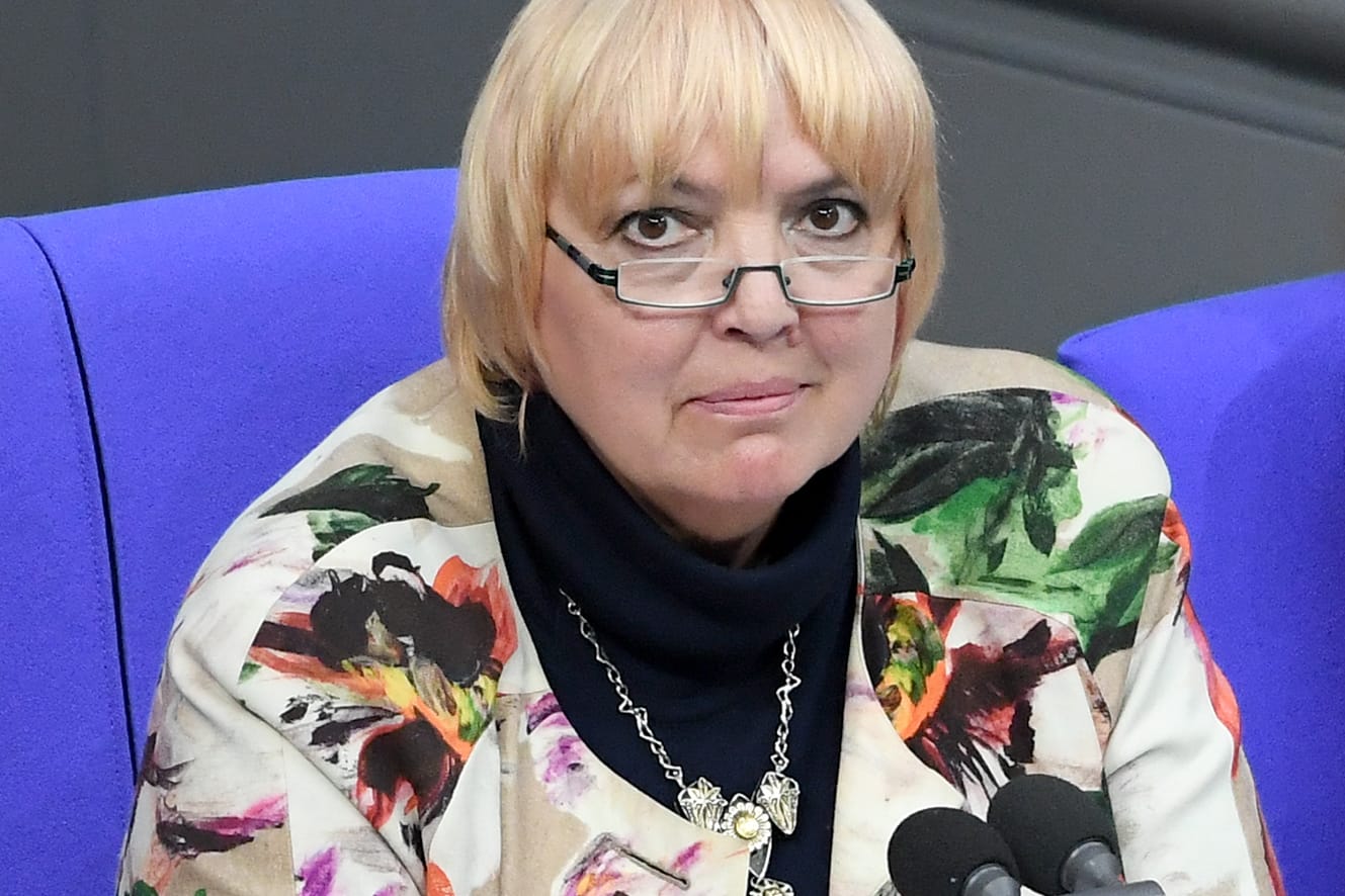 Bundestagsvizepräsidentin Claudia Roth (Bündnis 90/Die Grünen): "Die Drohung reiht sich ein in eine lange Liste versuchter Einschüchterungen."