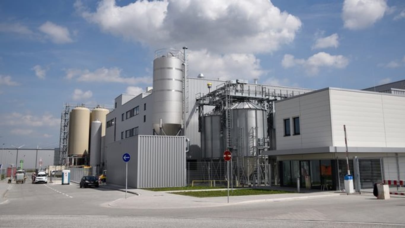 Blick auf den Standort der Holsten-Brauerei in Hamburg-Hausbruch (Archivbild): Ab Donnerstagabend wird dort gestreikt.