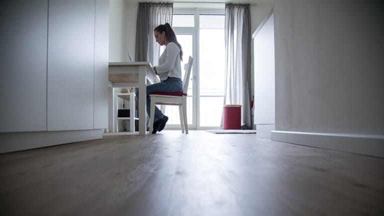 Warme Füße auch ohne Hausschuhe: Die Fußbodenheizung ist die am meisten verwendete Heizung in neu gebauten Eigenheimen.