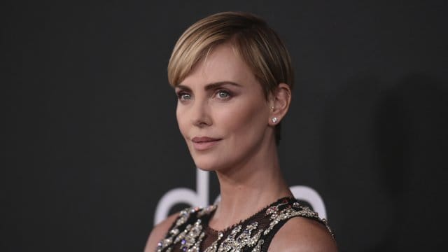 Charlize Theron wurde für ihre Karriere ausgezeichnet.