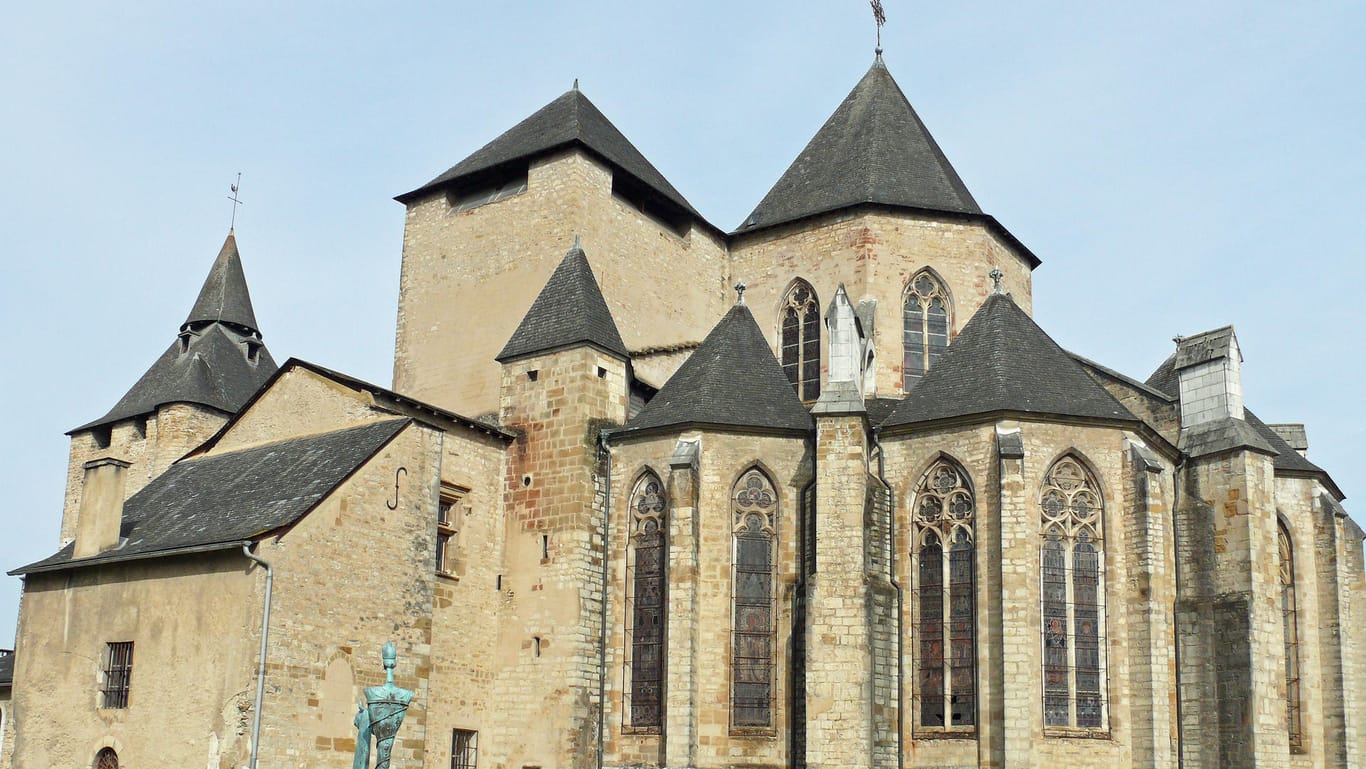 Die Kathedrale in Oloron-Sainte-Marie: Diebe drangen in das mittelalterliche Gebäude ein. (Archivbild)