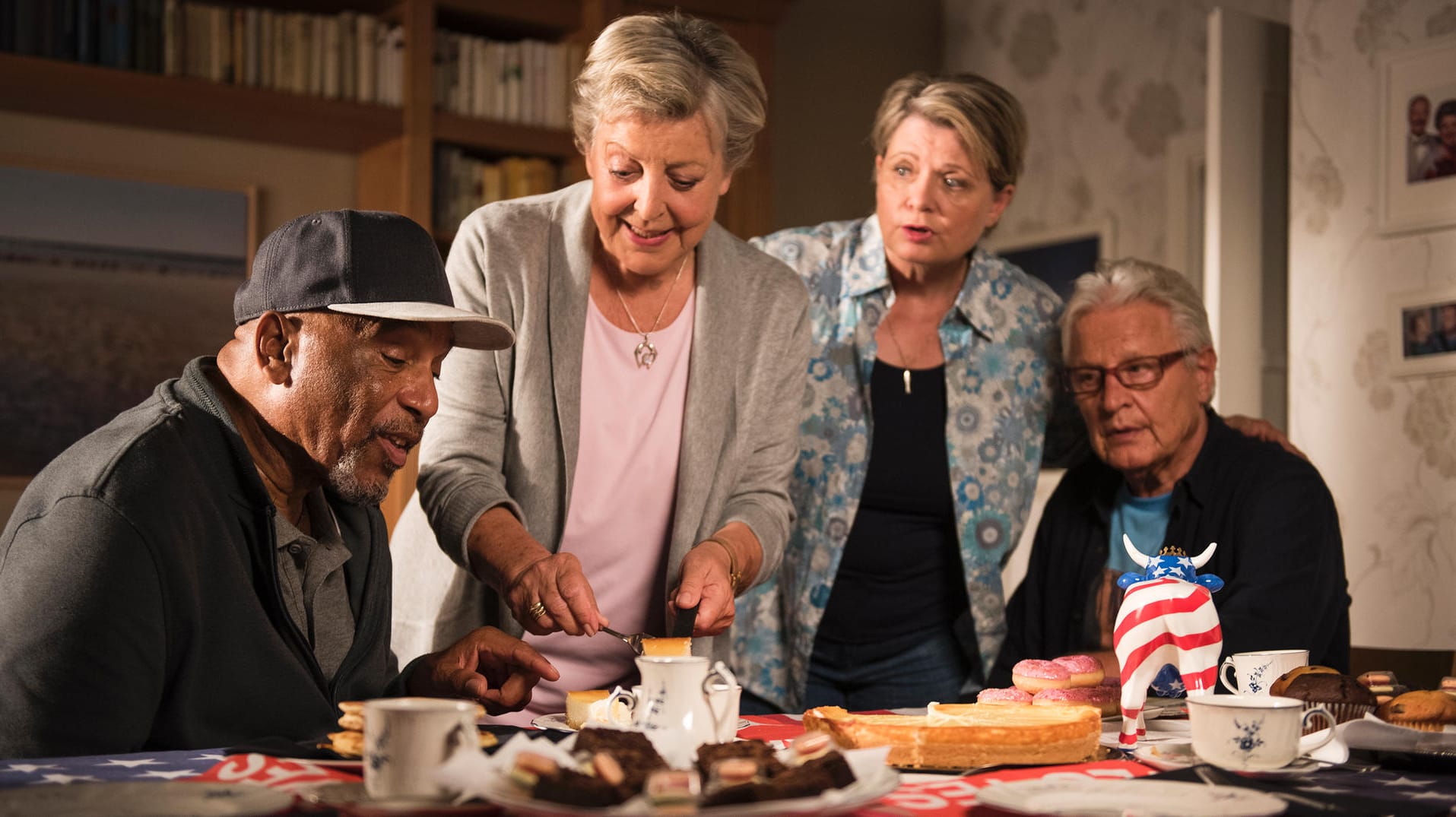 Eine Szene aus der "Lindenstraße": Viele Kostüme und Kulissen werden in verschiedene Museen gehen.