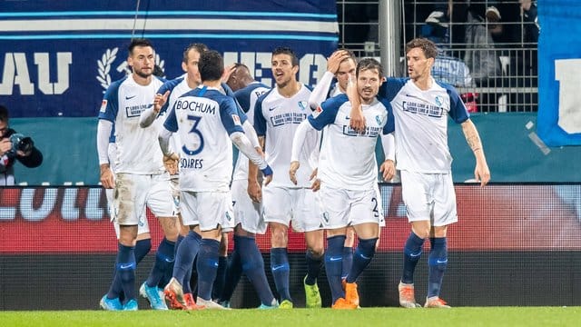 Die Bochumer Spieler freuen sich nach dem 3:0 im Spiel gegen denf FC Nürnberg.