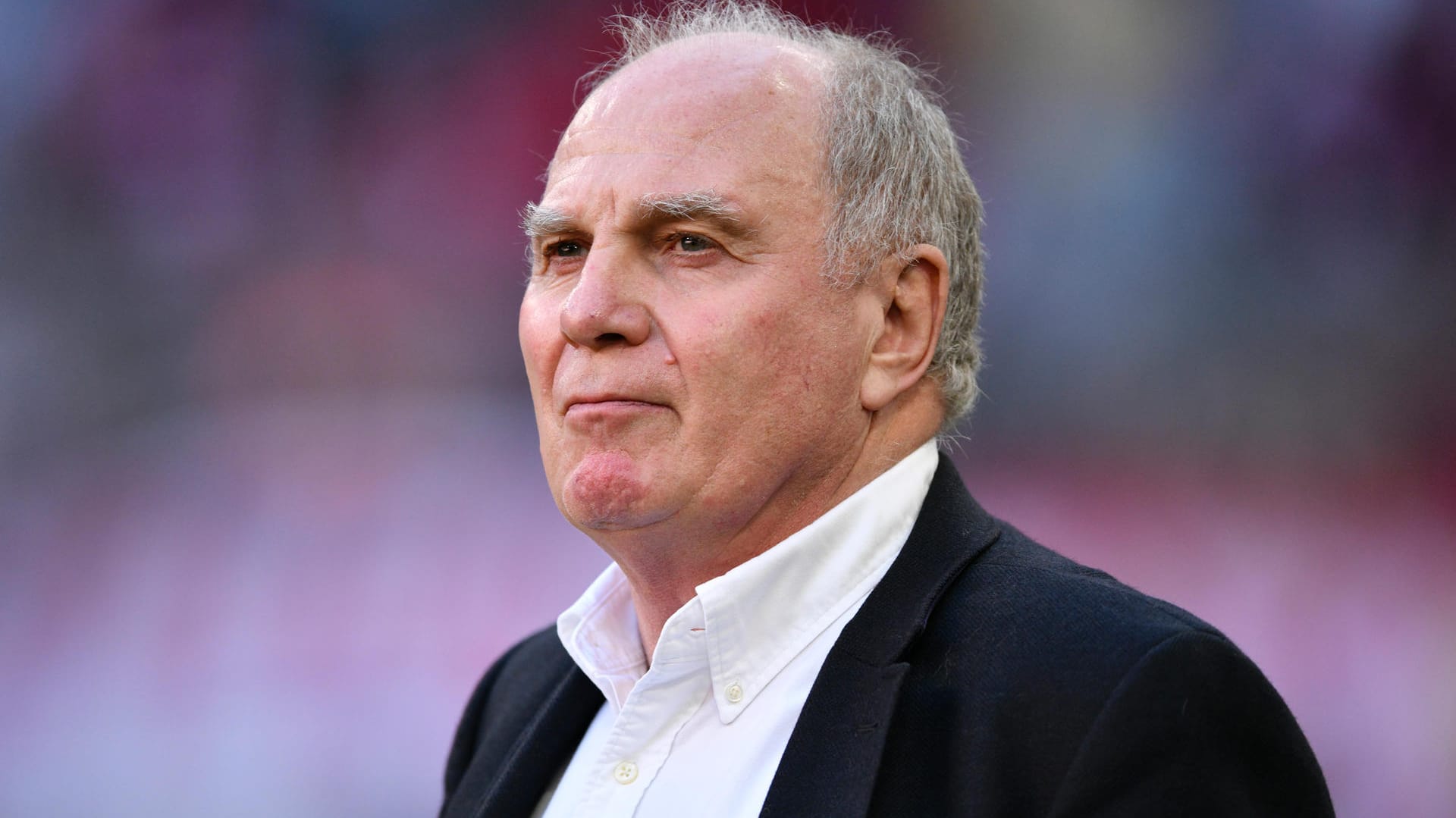 Blick nach vorn: Bayern-Präsident Uli Hoeneß.