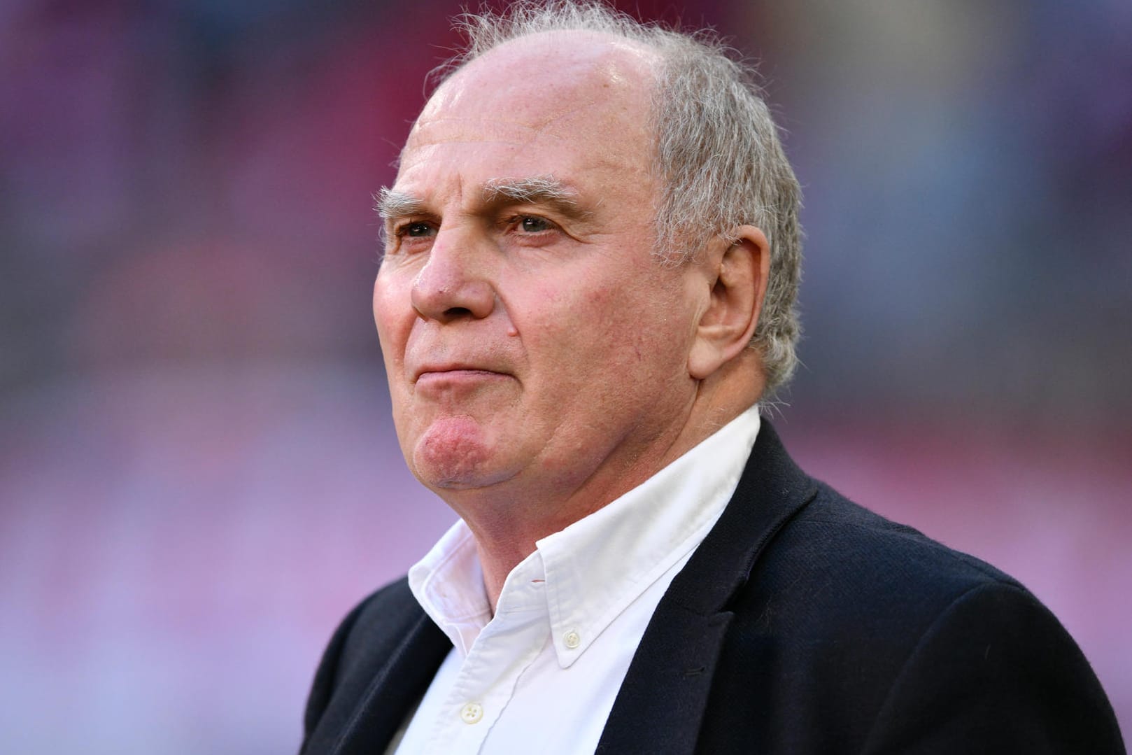 Blick nach vorn: Bayern-Präsident Uli Hoeneß.