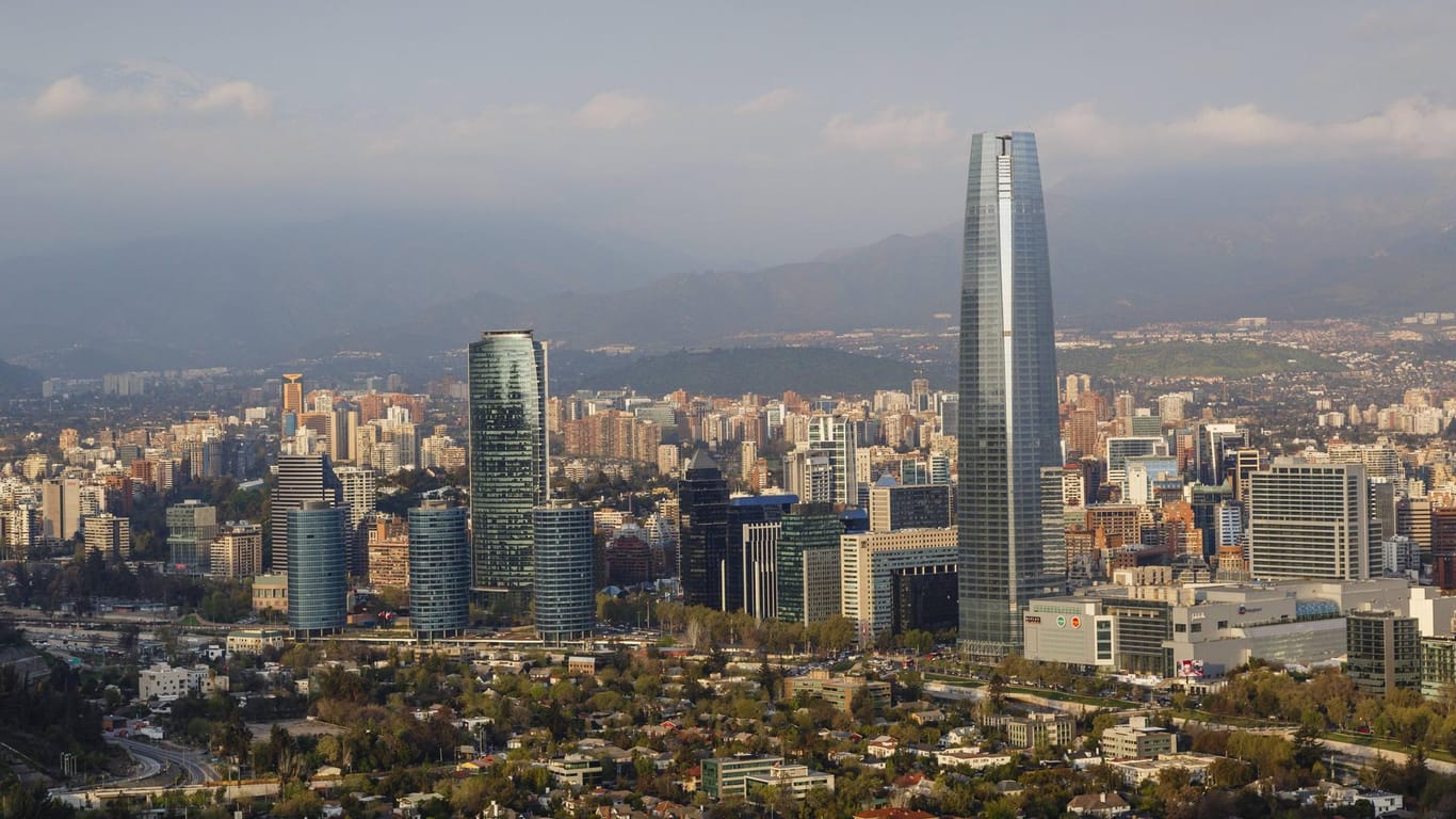 Santiago de Chile: Das Erdbeben war bis in die weiter südlich gelegene Hauptstadt des südamerikanischen Landes zu spüren. (Archivbild).
